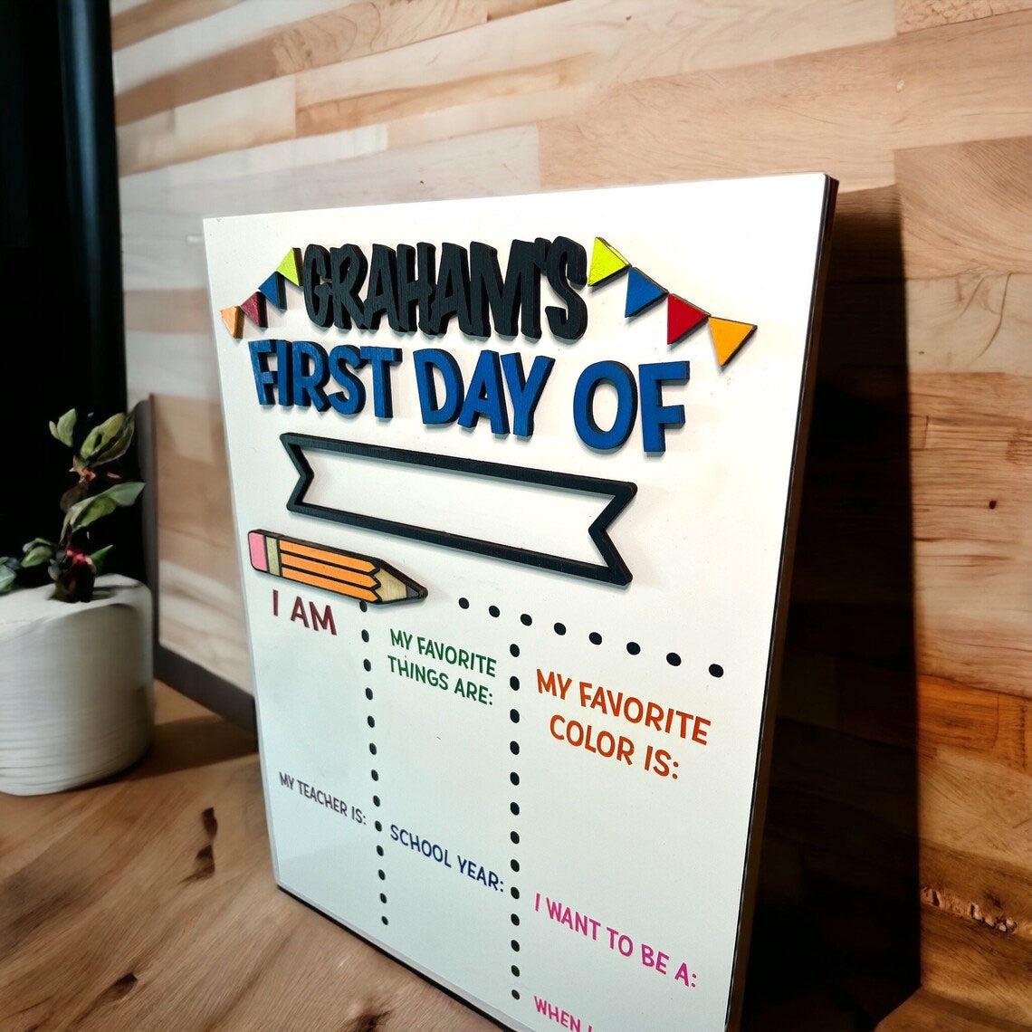 Customized 1st Day of Kindergarten Sign, Back To School Gift And Photo Prop For Kids